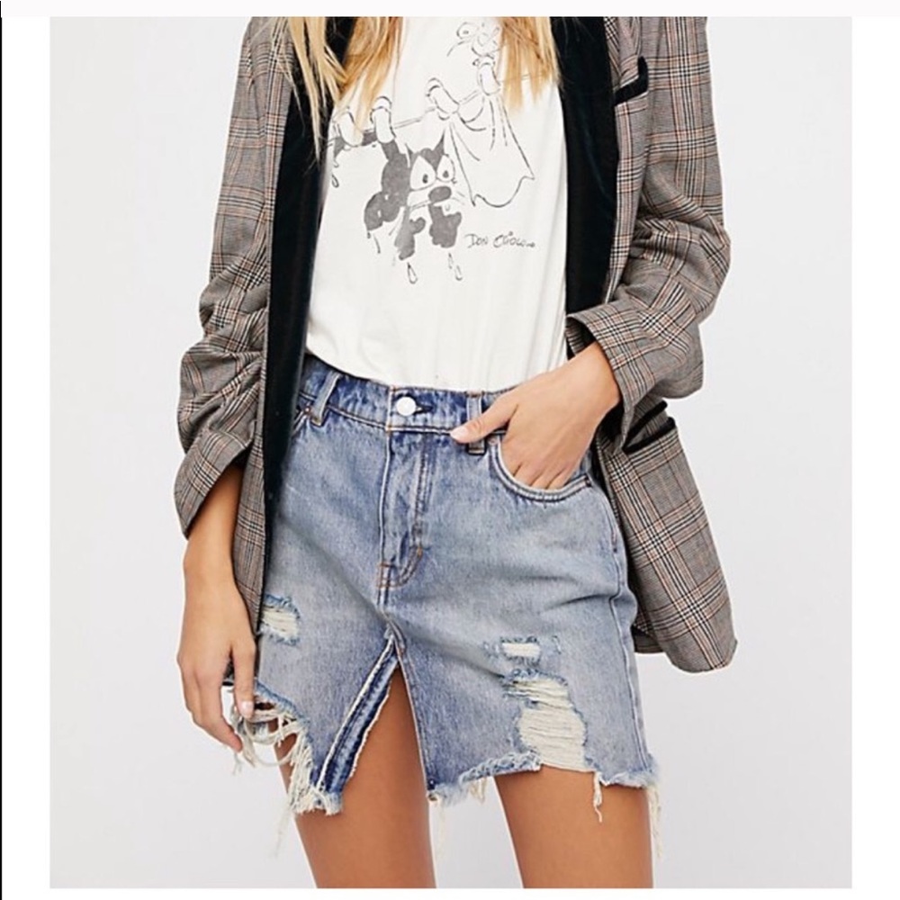 We the Free People Denim Relaxed Distressed Skirt 27/4 - Picture 2 of 8